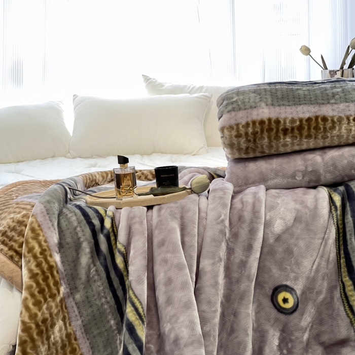 91家纺网 家纺一手货源 找家纺 缔缦 2022新款More design毛毯 天鹅绒毯 卡其