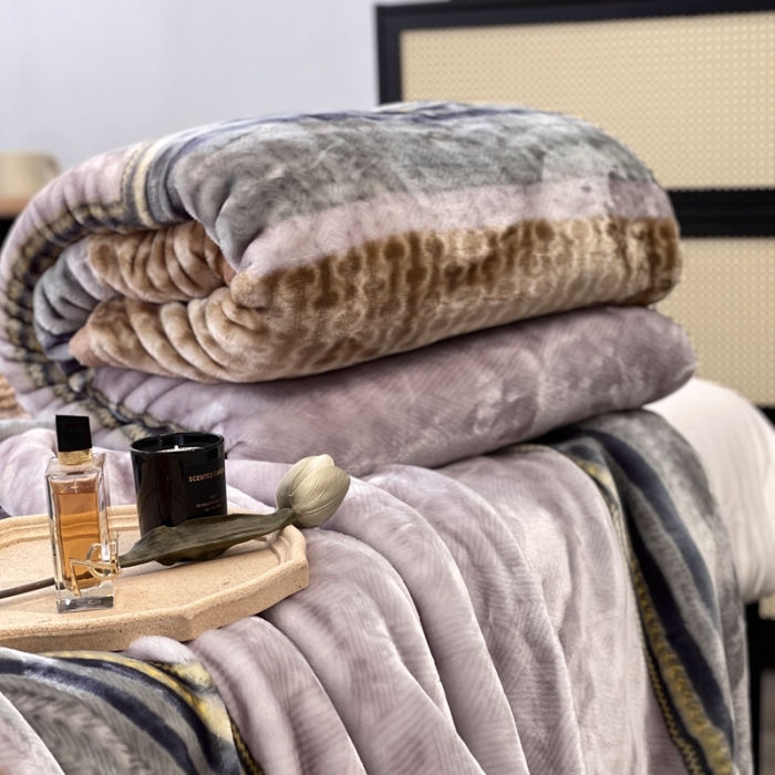 91家纺网 家纺一手货源 找家纺 缔缦 2022新款More design毛毯 天鹅绒毯 卡其