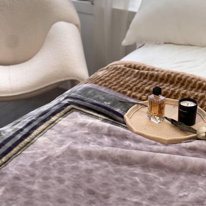 91家纺网 家纺一手货源 找家纺 缔缦 2022新款More design毛毯 天鹅绒毯 卡其