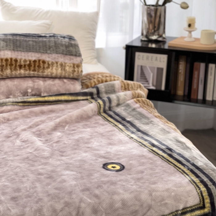 91家纺网 家纺一手货源 找家纺 缔缦 2022新款More design毛毯 天鹅绒毯 卡其