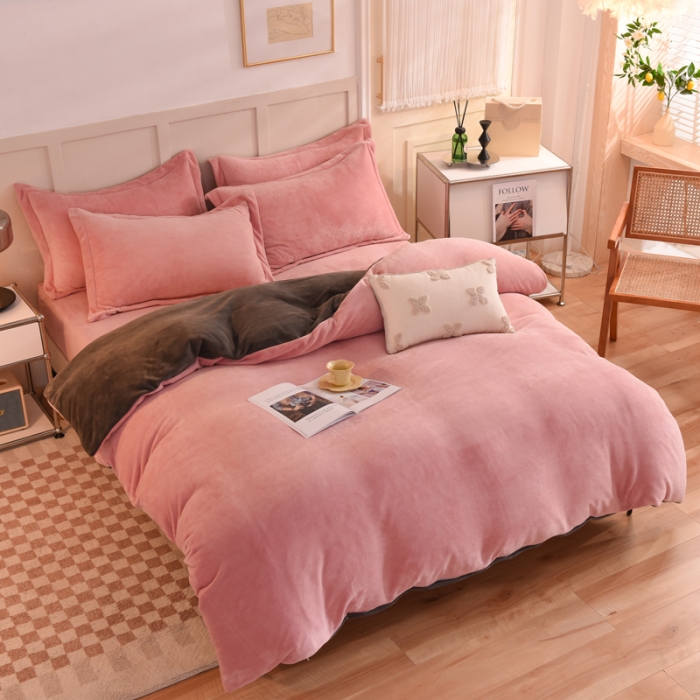 91家纺网 家纺一手货源 找家纺 甜之梦2025新款牛奶绒四件套（可定制尺寸） 淡粉加深灰拼色