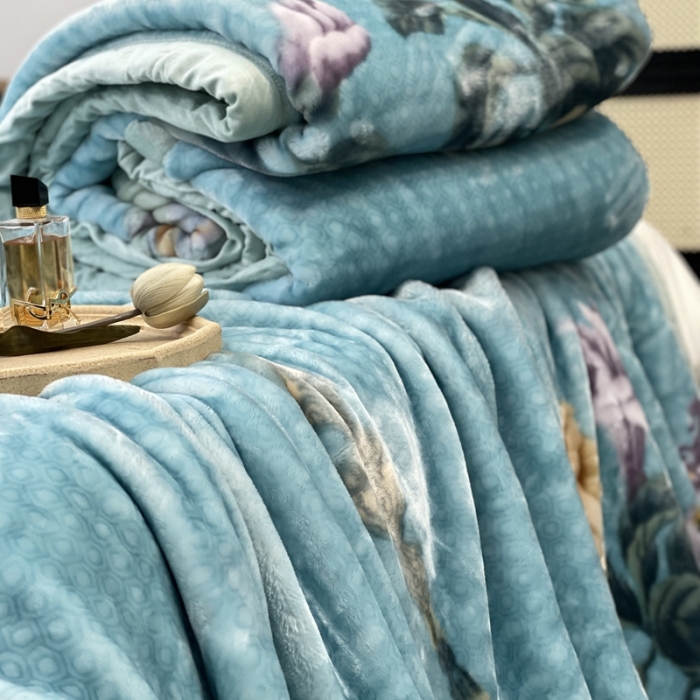 91家纺网 家纺一手货源 找家纺 缔缦 2022新款More design毛毯 天鹅绒毯 蓝色