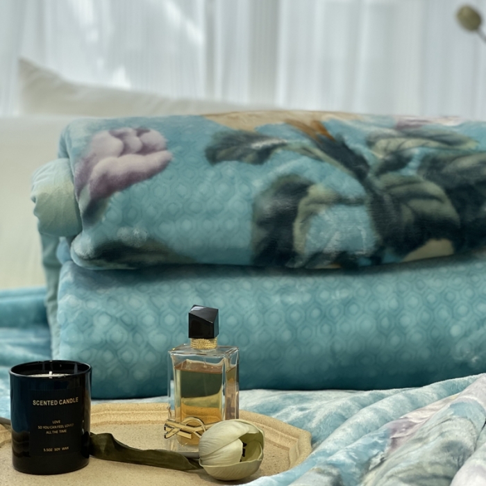 91家纺网 家纺一手货源 找家纺 缔缦 2022新款More design毛毯 天鹅绒毯 蓝色