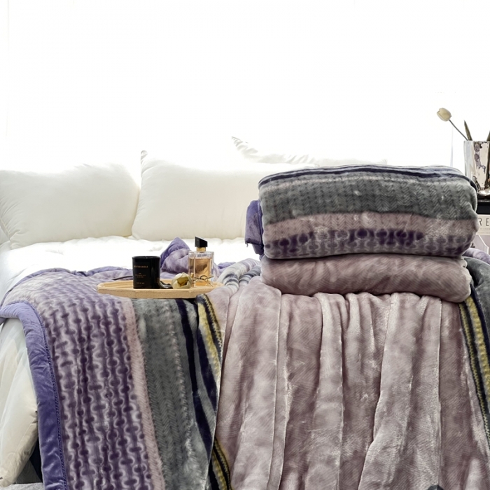91家纺网 家纺一手货源 找家纺 缔缦 2022新款More design毛毯 天鹅绒毯 紫色