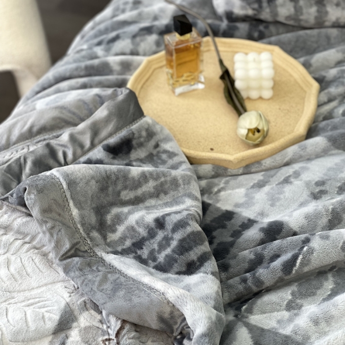 91家纺网 家纺一手货源 找家纺 （总）缔缦 2022新款More design毛毯 兔绒毯