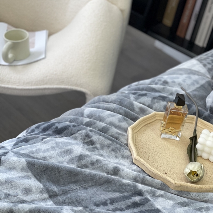 91家纺网 家纺一手货源 找家纺 （总）缔缦 2022新款More design毛毯 兔绒毯