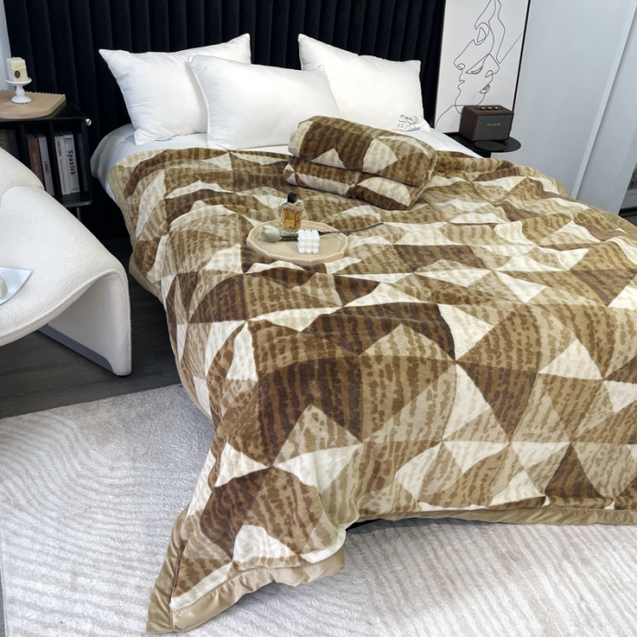 91家纺网 家纺一手货源 找家纺 缔缦 2022新款More design毛毯 兔绒毯 咖色