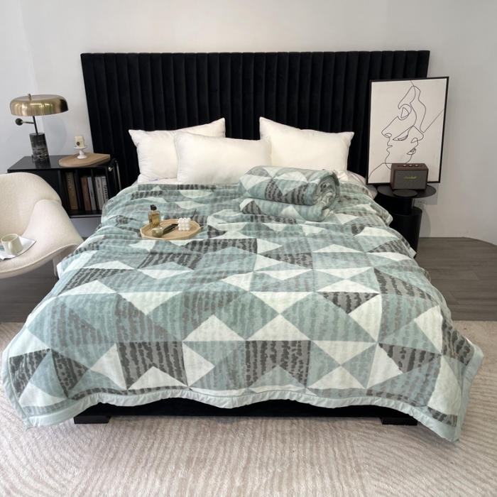 91家纺网 家纺一手货源 找家纺 缔缦 2022新款More design毛毯 兔绒毯 水蓝