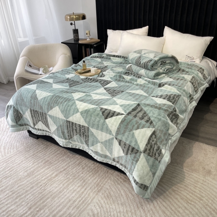 91家纺网 家纺一手货源 找家纺 缔缦 2022新款More design毛毯 兔绒毯 水蓝