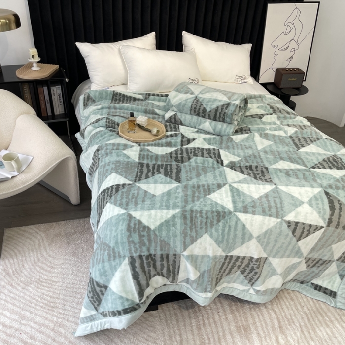 91家纺网 家纺一手货源 找家纺 缔缦 2022新款More design毛毯 兔绒毯 水蓝