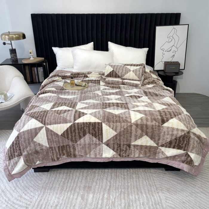 91家纺网 家纺一手货源 找家纺 缔缦 2022新款More design毛毯 兔绒毯 紫豆沙