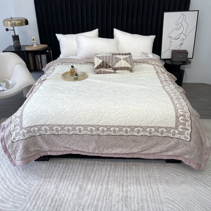 91家纺网 家纺一手货源 找家纺 缔缦 2022新款More design毛毯 兔绒毯 紫豆沙