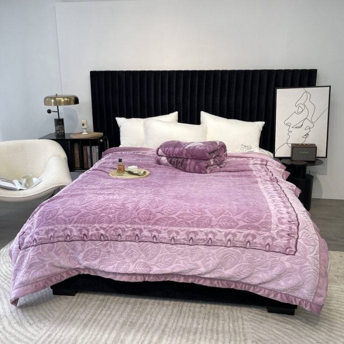 91家纺网 家纺一手货源 找家纺 缔缦 2022新款More design毛毯 兔绒毯 紫色