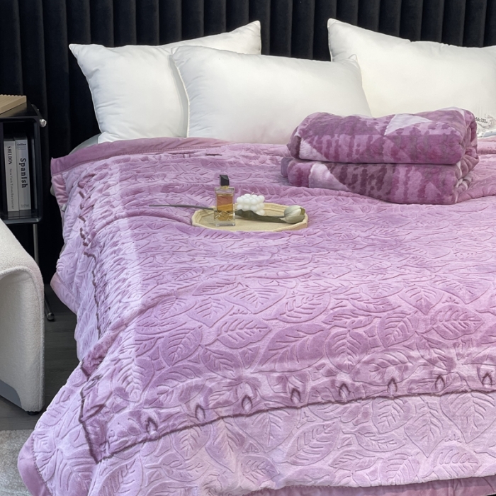 91家纺网 家纺一手货源 找家纺 缔缦 2022新款More design毛毯 兔绒毯 紫色