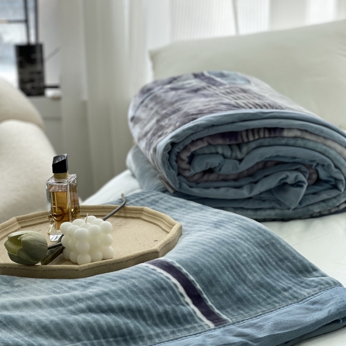 91家纺网 家纺一手货源 找家纺 缔缦 2022新款More design毛毯 云丝毯 top