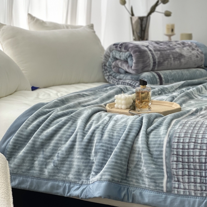 91家纺网 家纺一手货源 找家纺 缔缦 2022新款More design毛毯 云丝毯 top