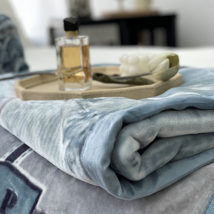 91家纺网 家纺一手货源 找家纺 缔缦 2022新款More design毛毯 云丝毯 top