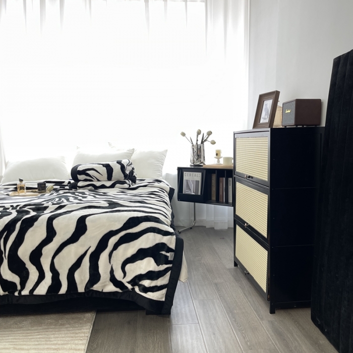 91家纺网 家纺一手货源 找家纺 缔缦 2022新款More design毛毯 云丝毯 斑马纹