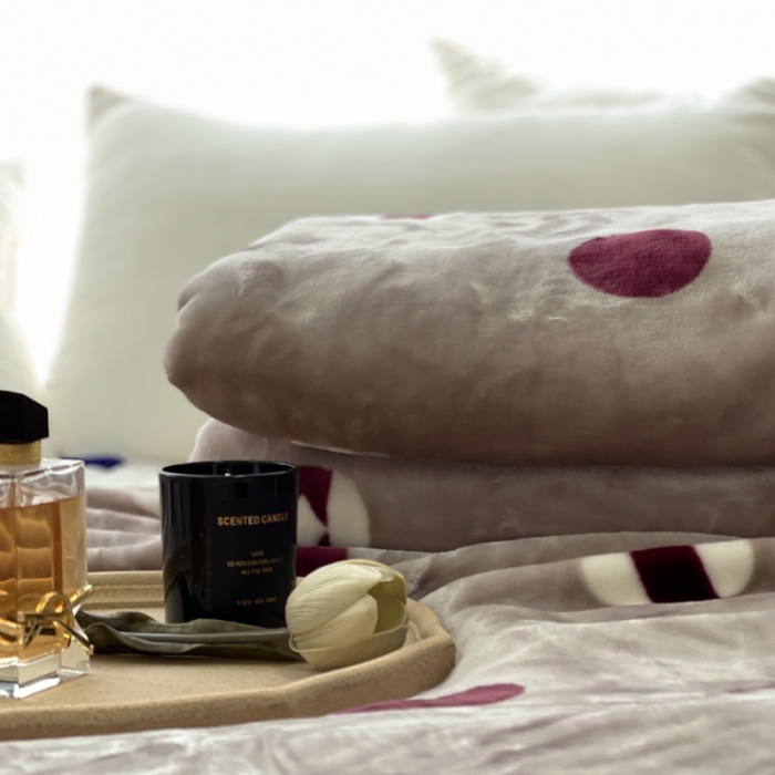 91家纺网 家纺一手货源 找家纺 缔缦 2022新款More design毛毯 云丝毯 大波点