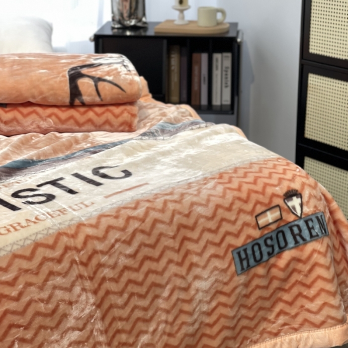 91家纺网 家纺一手货源 找家纺 缔缦 2022新款More design毛毯 云丝毯 橘粉色