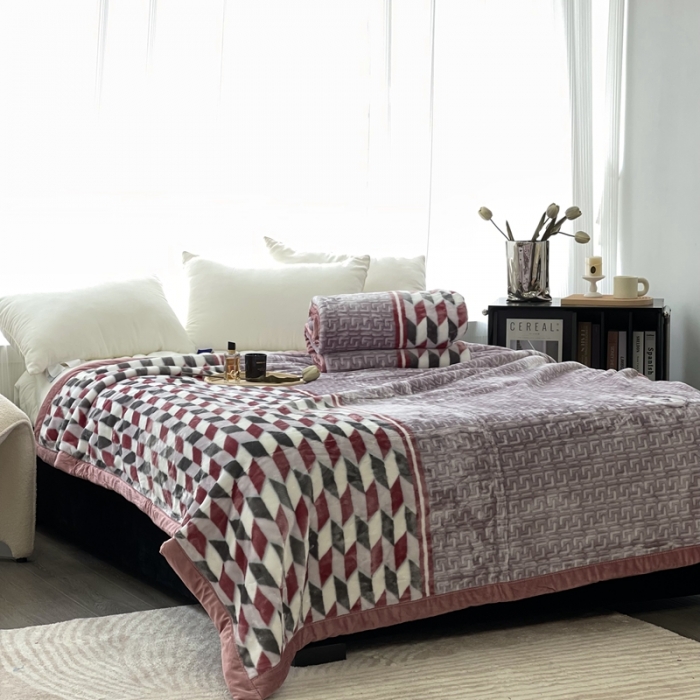 91家纺网 家纺一手货源 找家纺 缔缦 2022新款More design毛毯 云丝毯 菱格