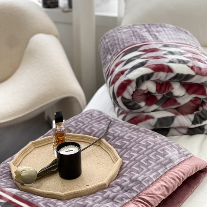 91家纺网 家纺一手货源 找家纺 缔缦 2022新款More design毛毯 云丝毯 菱格