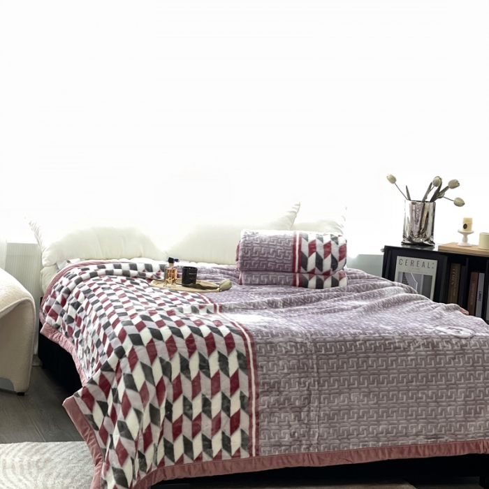 91家纺网 家纺一手货源 找家纺 缔缦 2022新款More design毛毯 云丝毯 菱格