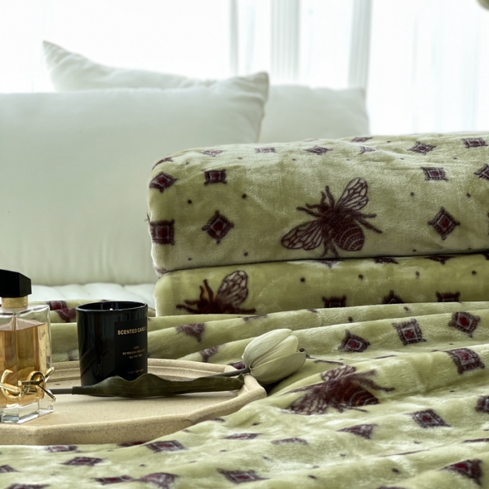 91家纺网 家纺一手货源 找家纺 缔缦 2022新款More design毛毯 云丝毯 绿色