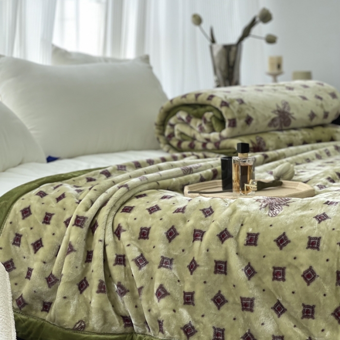 91家纺网 家纺一手货源 找家纺 缔缦 2022新款More design毛毯 云丝毯 绿色