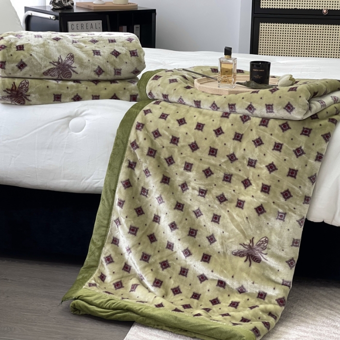 91家纺网 家纺一手货源 找家纺 缔缦 2022新款More design毛毯 云丝毯 绿色