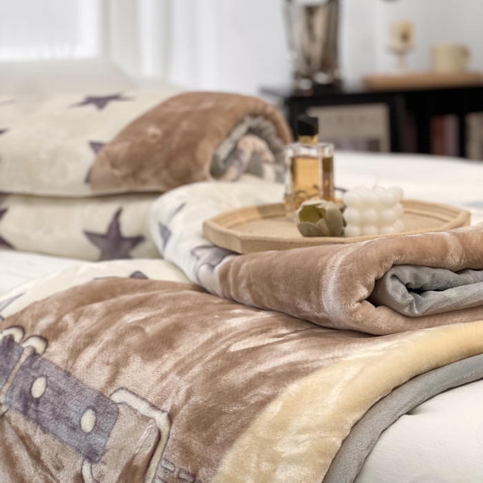 91家纺网 家纺一手货源 找家纺 缔缦 2022新款More design毛毯 云丝毯 拼色星星