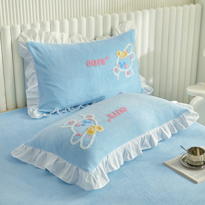91家纺网 家纺一手货源 找家纺 泉欣新款牛奶绒卡通毛巾绣福兔系列四件套（专版花型） 福兔-蓝
