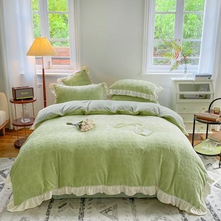 91家纺网 家纺一手货源 找家纺 其奥2023新牛奶绒宝宝绒韩版公主风四件套剪花款花漾-芥绿