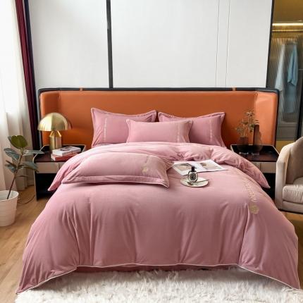 91家纺网 家纺一手货源 找家纺 嗯呢 2023新款A类高克重轻奢刺绣婴儿绒四件套 玫瑰粉