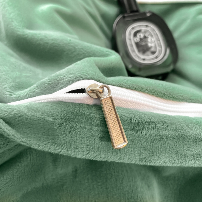 91家纺网 家纺一手货源 找家纺 嗯呢 2023新款A类高克重轻奢刺绣婴儿绒四件套 抹茶绿