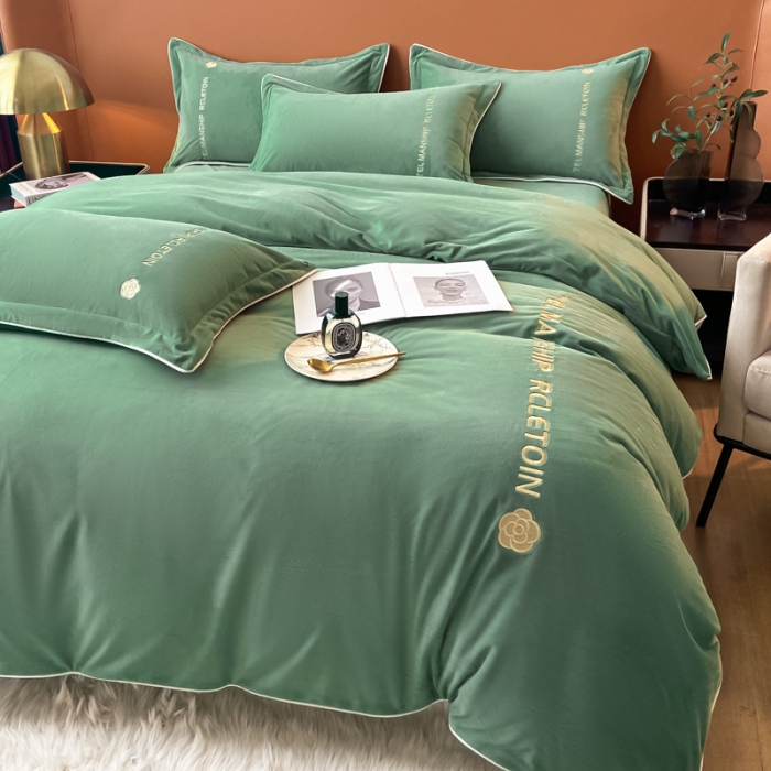 91家纺网 家纺一手货源 找家纺 嗯呢 2023新款A类高克重轻奢刺绣婴儿绒四件套 抹茶绿