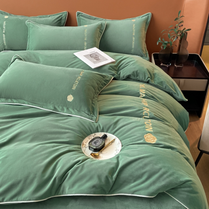 91家纺网 家纺一手货源 找家纺 嗯呢 2023新款A类高克重轻奢刺绣婴儿绒四件套 抹茶绿