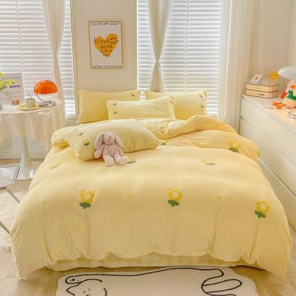 91家纺网 家纺一手货源 找家纺 总麦朵2022新款毛巾绣牛奶绒四件套格子双拼法莱水晶四件套