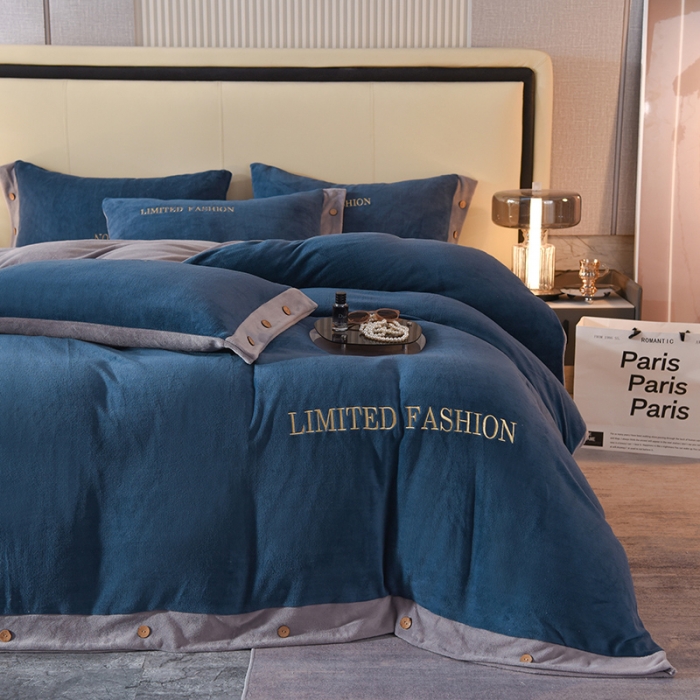 91家纺网 家纺一手货源 找家纺 欧冠 2022秋冬新款高端刺绣牛奶绒四件套 宝蓝-灰