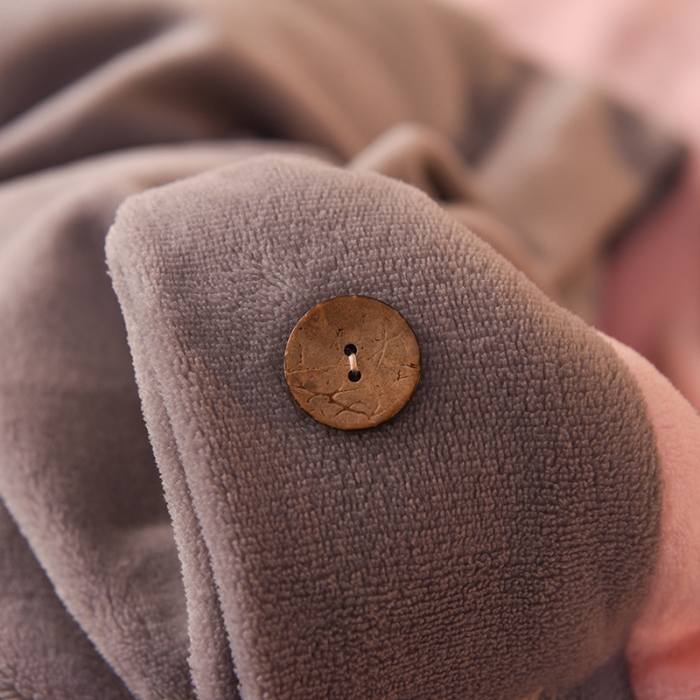 91家纺网 家纺一手货源 找家纺 欧冠 2022秋冬新款高端刺绣牛奶绒四件套 粉-灰