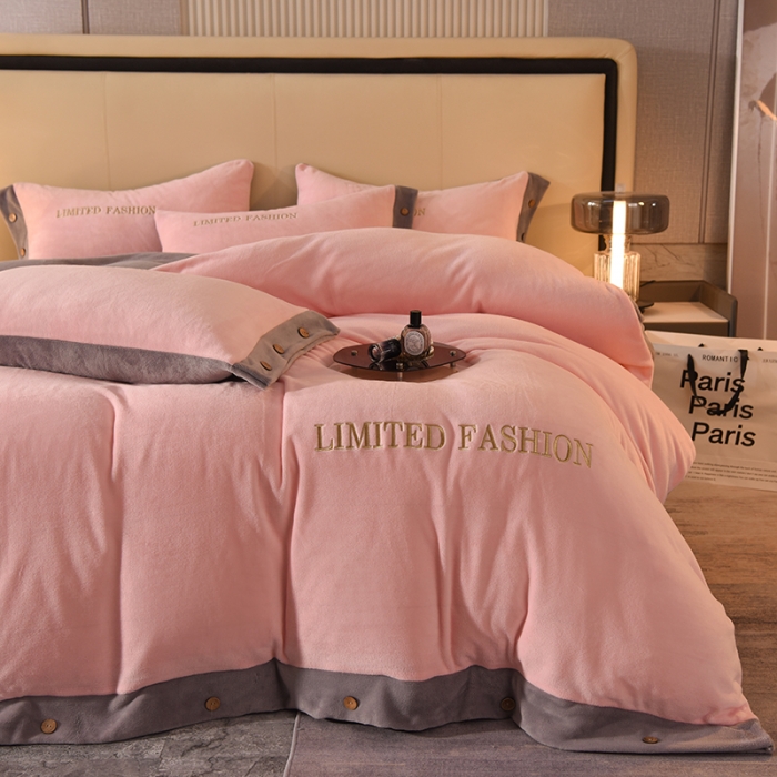 91家纺网 家纺一手货源 找家纺 欧冠 2022秋冬新款高端刺绣牛奶绒四件套 粉-灰