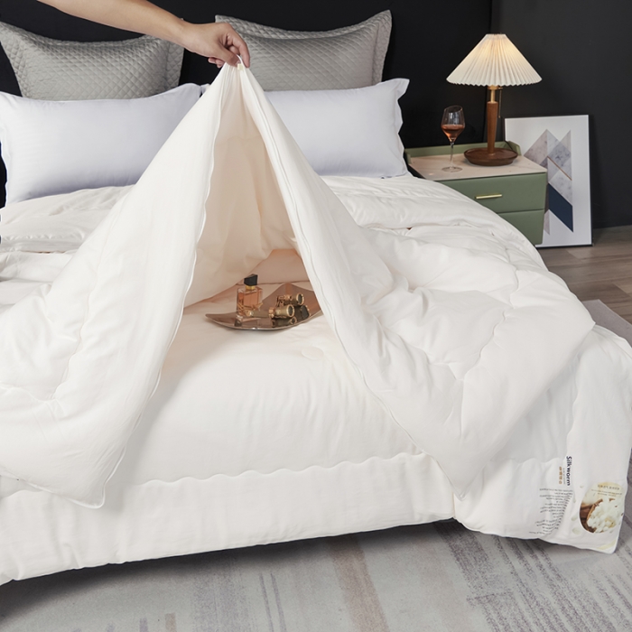 91家纺网 家纺一手货源 找家纺 丽卡家纺 2023新款蚕蛹蛋白大豆子母被 白色