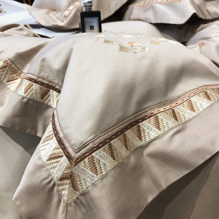 91家纺网 家纺一手货源 找家纺 乐视家纺2024新款120支双股澳棉刺绣四件套 露娜-绅士咖