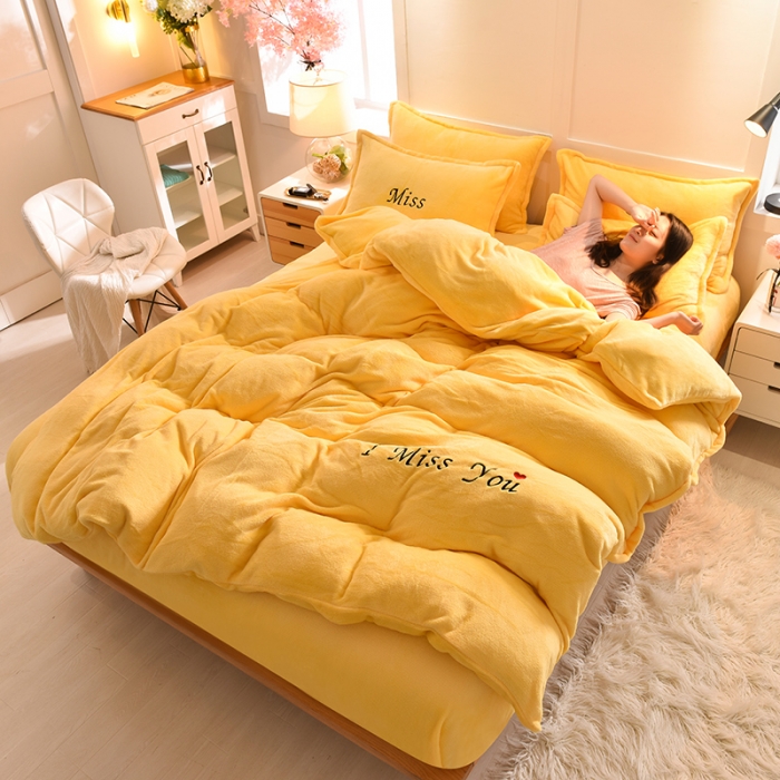 91家纺网 家纺一手货源 找家纺 简爱 2025保暖双面绒法莱绒刺绣四件套-S款MISS系列 绒miss-鹅黄