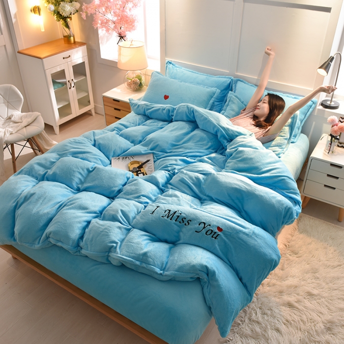 91家纺网 家纺一手货源 找家纺 简爱 2025保暖双面绒法莱绒刺绣四件套-S款MISS系列 绒miss-湖蓝