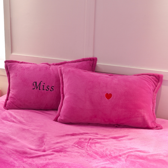 91家纺网 家纺一手货源 找家纺 简爱 2025保暖双面绒法莱绒刺绣四件套-S款MISS系列 绒miss-玫红