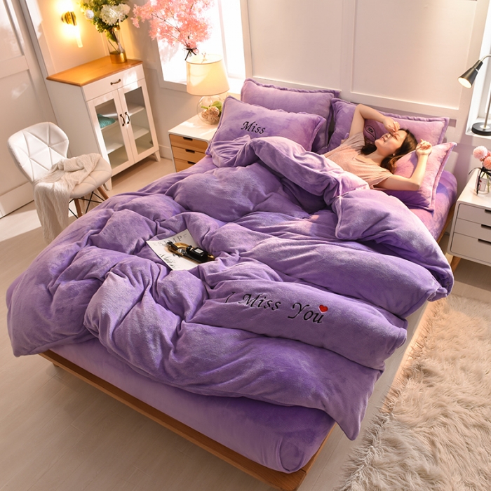 91家纺网 家纺一手货源 找家纺 简爱 2025保暖双面绒法莱绒刺绣四件套-S款MISS系列 绒miss-浅紫