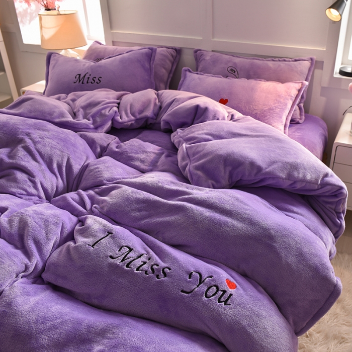 91家纺网 家纺一手货源 找家纺 简爱 2025保暖双面绒法莱绒刺绣四件套-S款MISS系列 绒miss-浅紫