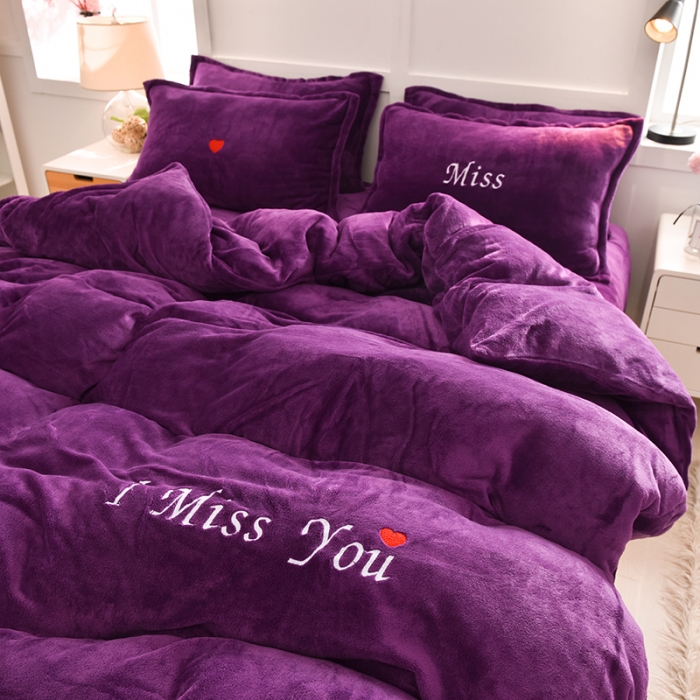91家纺网 家纺一手货源 找家纺 简爱 2025保暖双面绒法莱绒刺绣四件套-S款MISS系列 绒miss-深紫