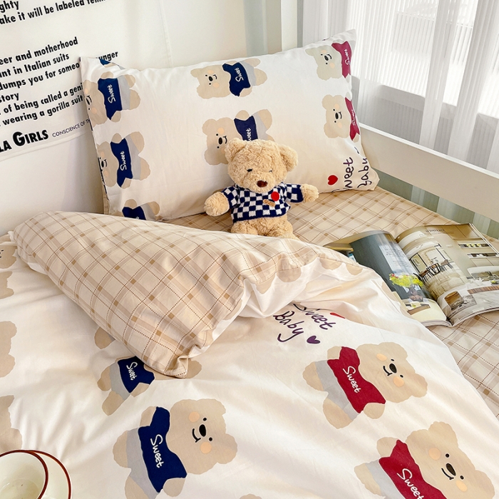 91家纺网 家纺一手货源 找家纺 昔可 2022新款开学季全棉卡通印花学生三件套 公仔熊